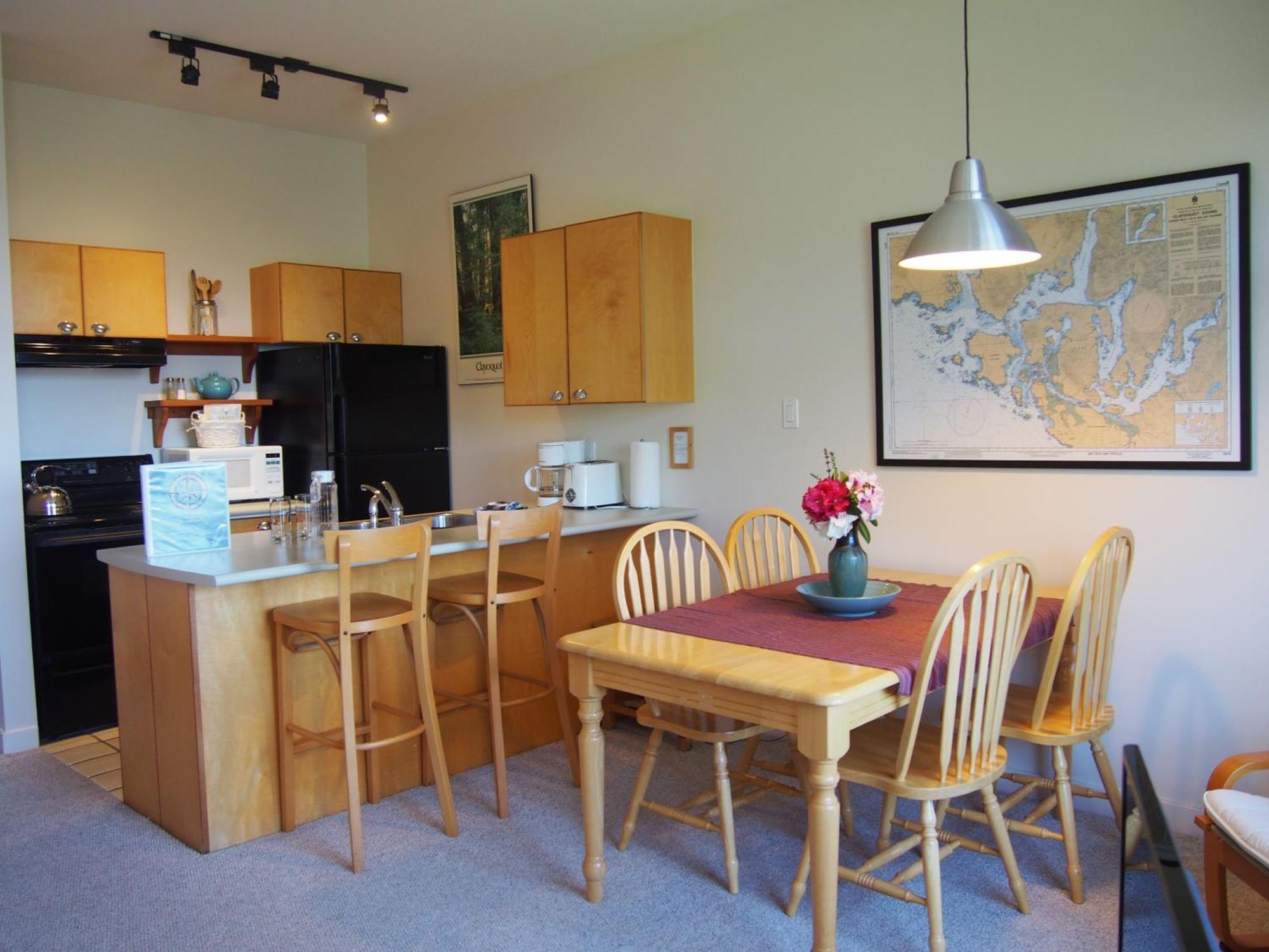 Island Village Properties At Fred Tibbs Tofino Luaran gambar