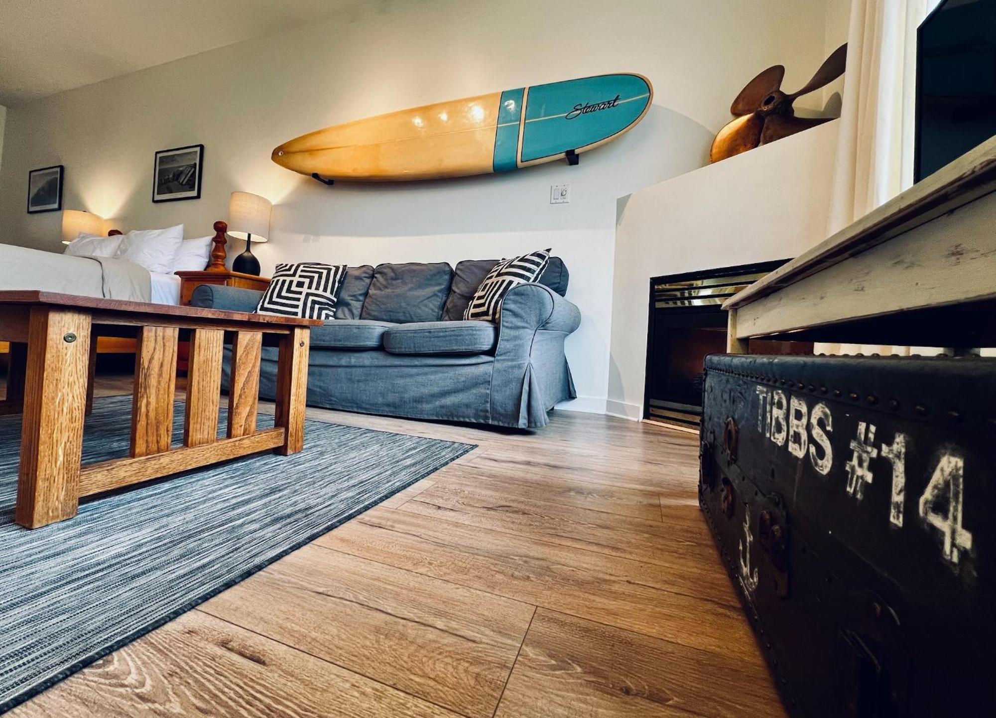 Island Village Properties At Fred Tibbs Tofino Bilik gambar