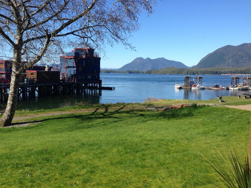 Island Village Properties At Fred Tibbs Tofino Luaran gambar